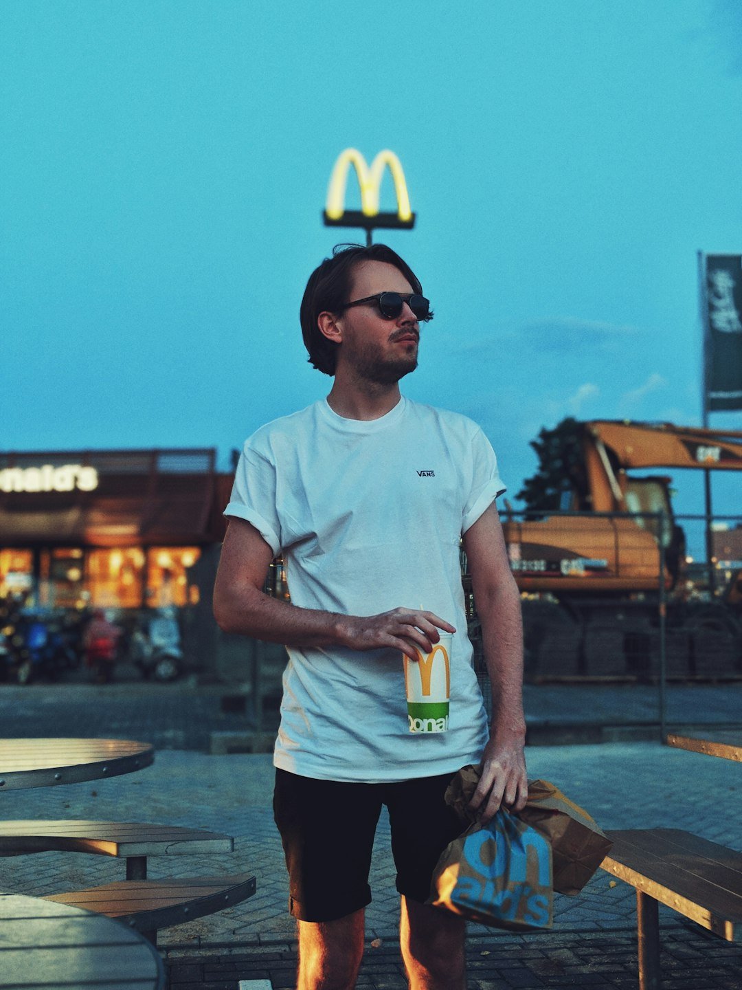 about-02 We stopped on our way home for a quick snack after we’ve worked all day on a Dutch dance festival. On our way home, I had to proof my colleague about the quality of my Google Pixel 2 camera. So, we after we had dinner at McDonalds, we made some pictures with the Portrait mode of my Google Pixel 2. The edit is done by the application Snapseed. Become the owner of the picture: shorturl.at/iwCMW